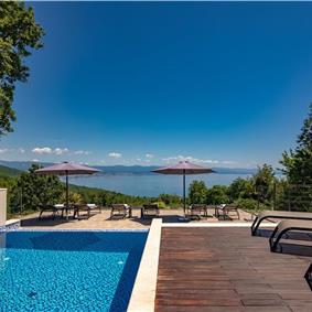 4 Bedroom Villa with Salt Water Pool, Private mini golf course and Rooftop Terrace near Opatija, Sleeps 8